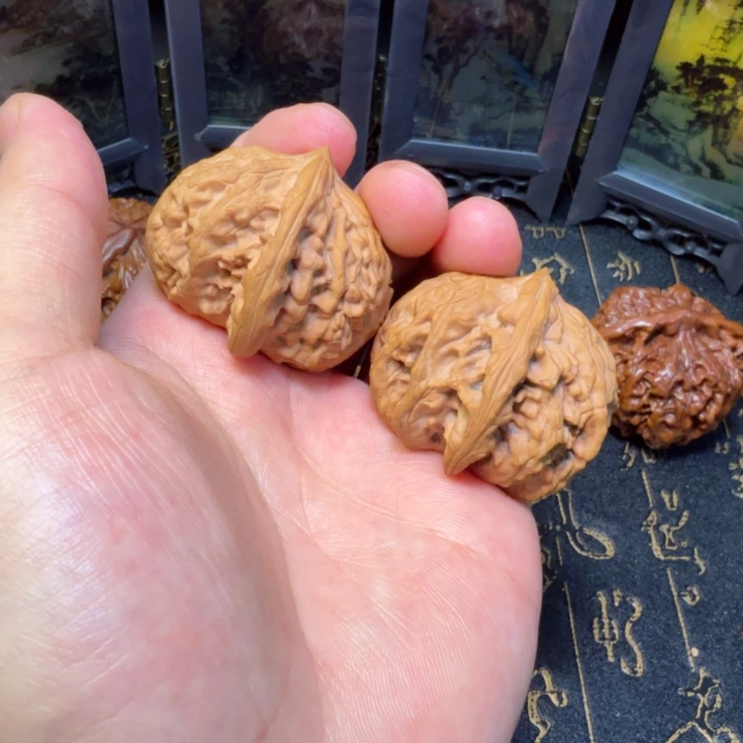 文玩核桃吊坠爆龙粗筋42.5