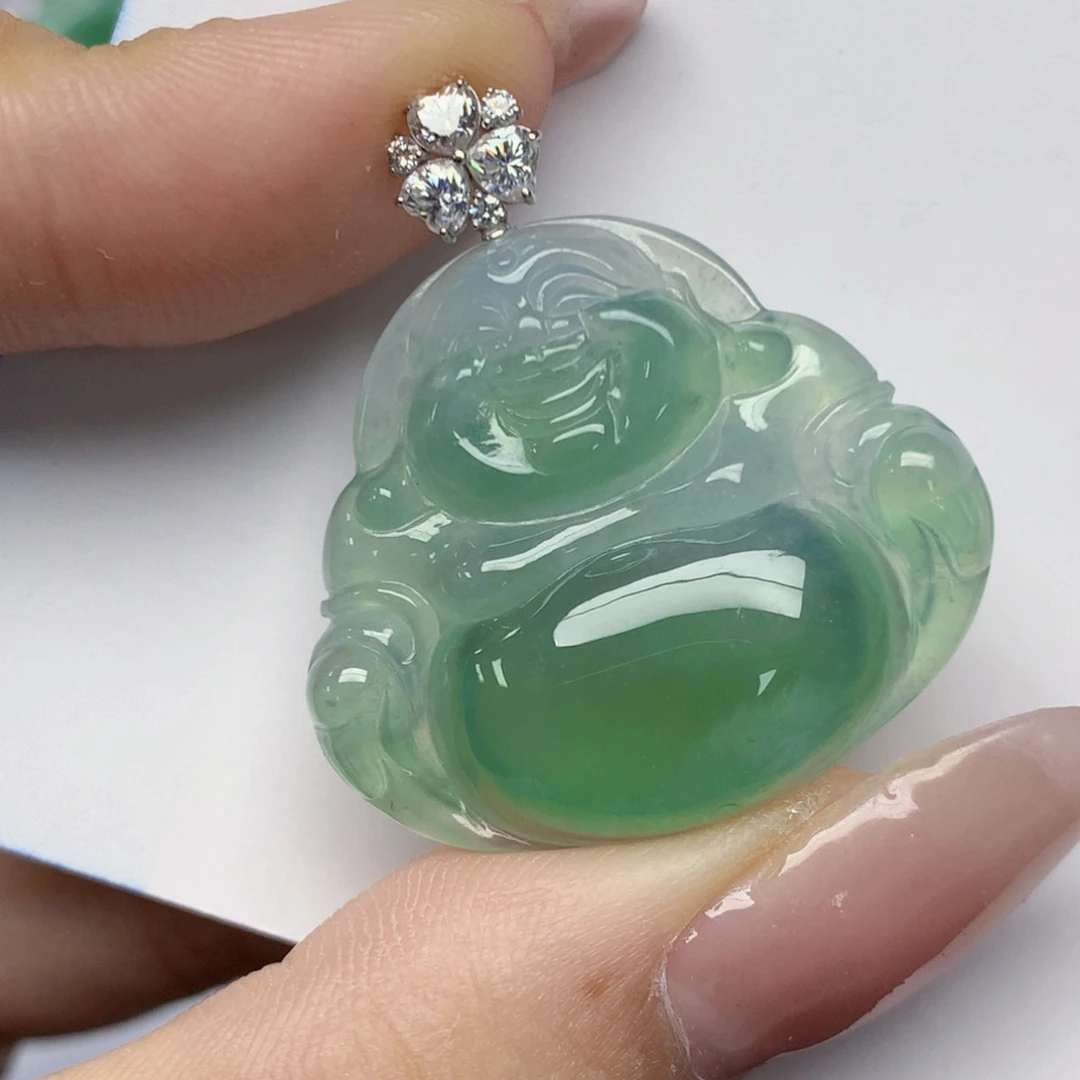 颈饰18K金镶嵌翡翠