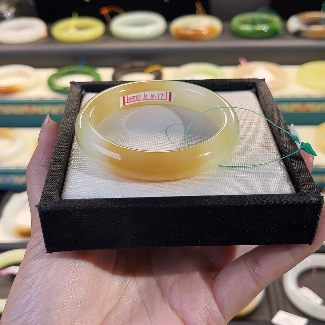 和田玉手镯未镶嵌蜜糖54+