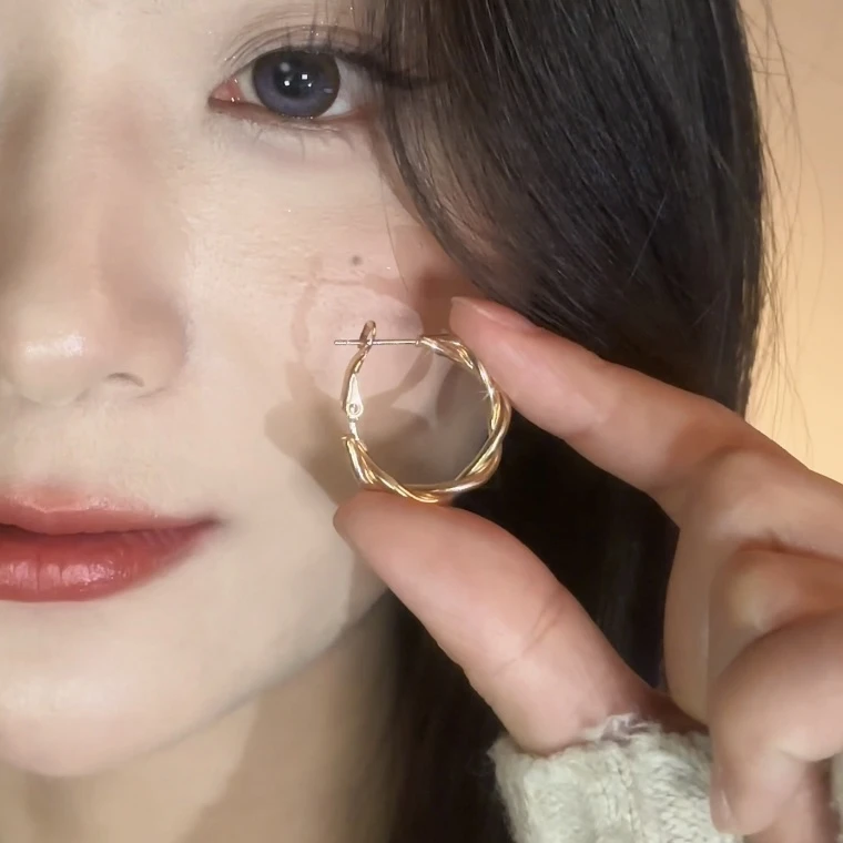 铜合金耳饰 时尚百搭ins小众气质耳饰欧美耳环高颜值耳饰经典耳圈