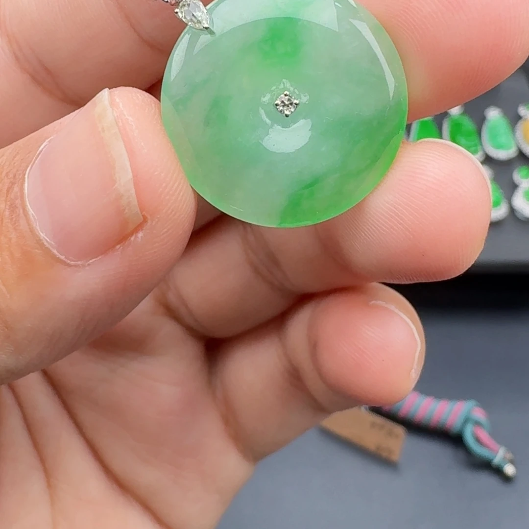 翡翠18K金镶嵌吊坠(不含链)