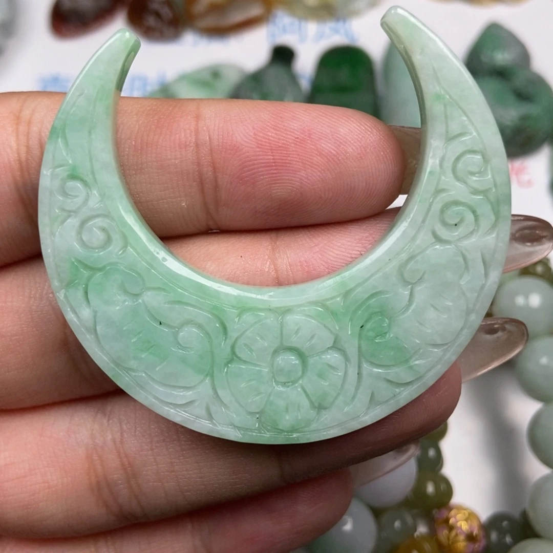 翡翠未镶嵌颈饰翡翠