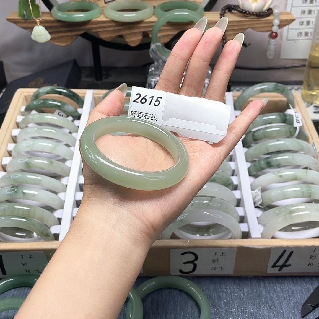 石英质玉未镶嵌手镯2615