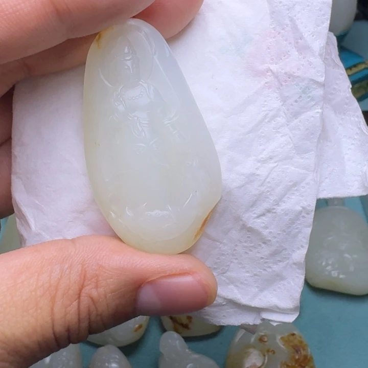颈饰未镶嵌和田玉好**见