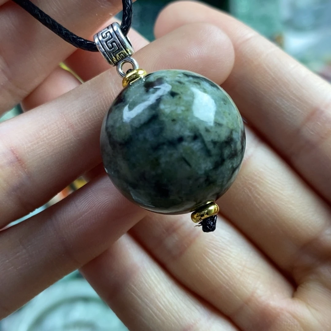 翡翠颈饰未镶嵌吊坠