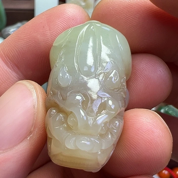 和田玉（糖玉）未镶嵌颈饰三彩三财貔貅