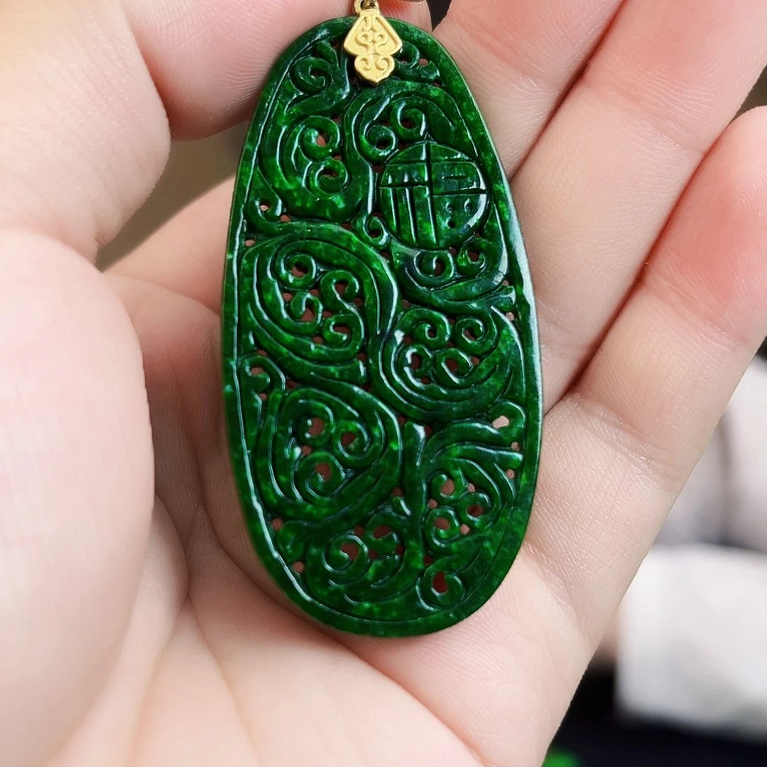 翡翠18K金镶嵌颈饰吊坠
