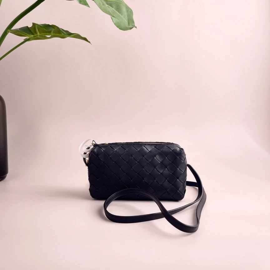 95新 BOTTEGA VENETA/葆蝶家 黑金编织皮革肩背包/单肩包/5555