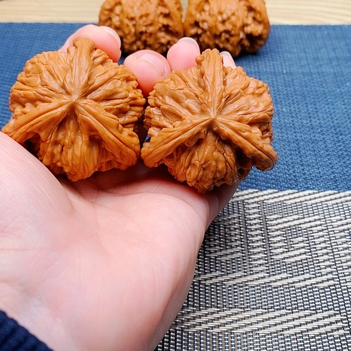 平***淡吊坠文玩核桃三棱