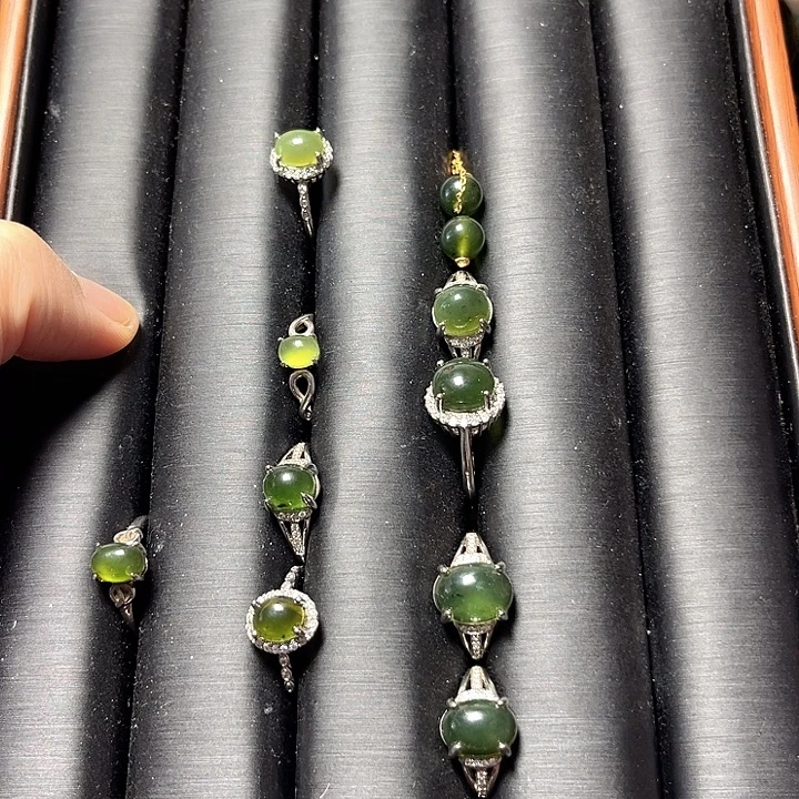 蛇纹石玉未镶嵌颈饰