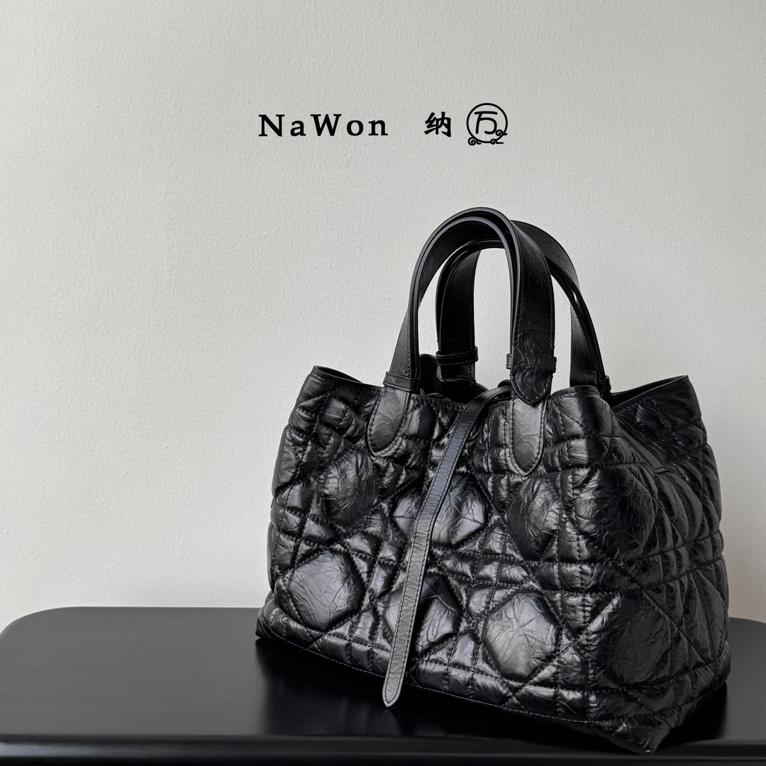 NaWon｜25新款油蜡牛皮横版土著 大藤格纹轻奢风水桶包单肩手提包