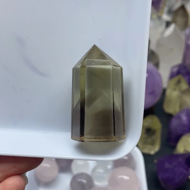 9未镶嵌水晶纯黄水柱