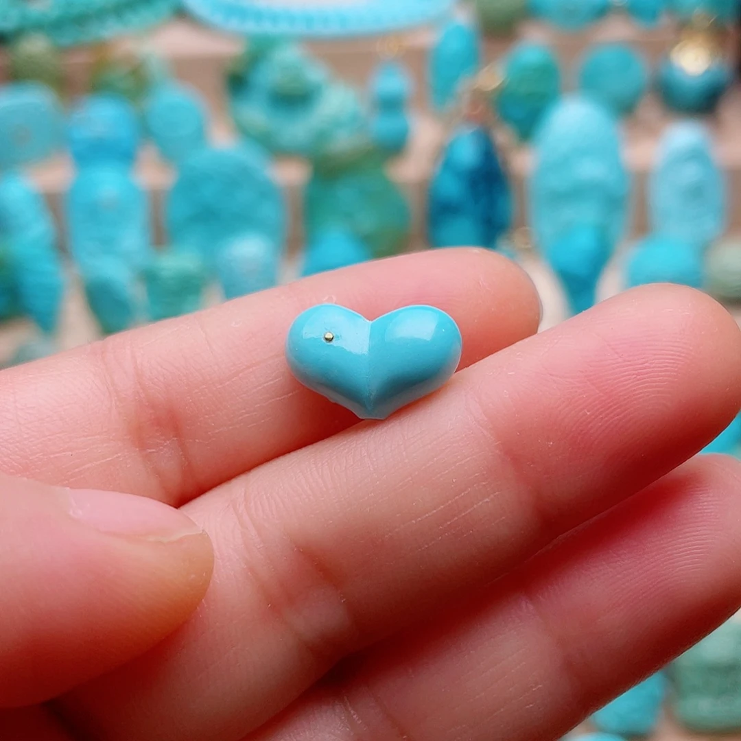 绿松石未镶嵌颈饰