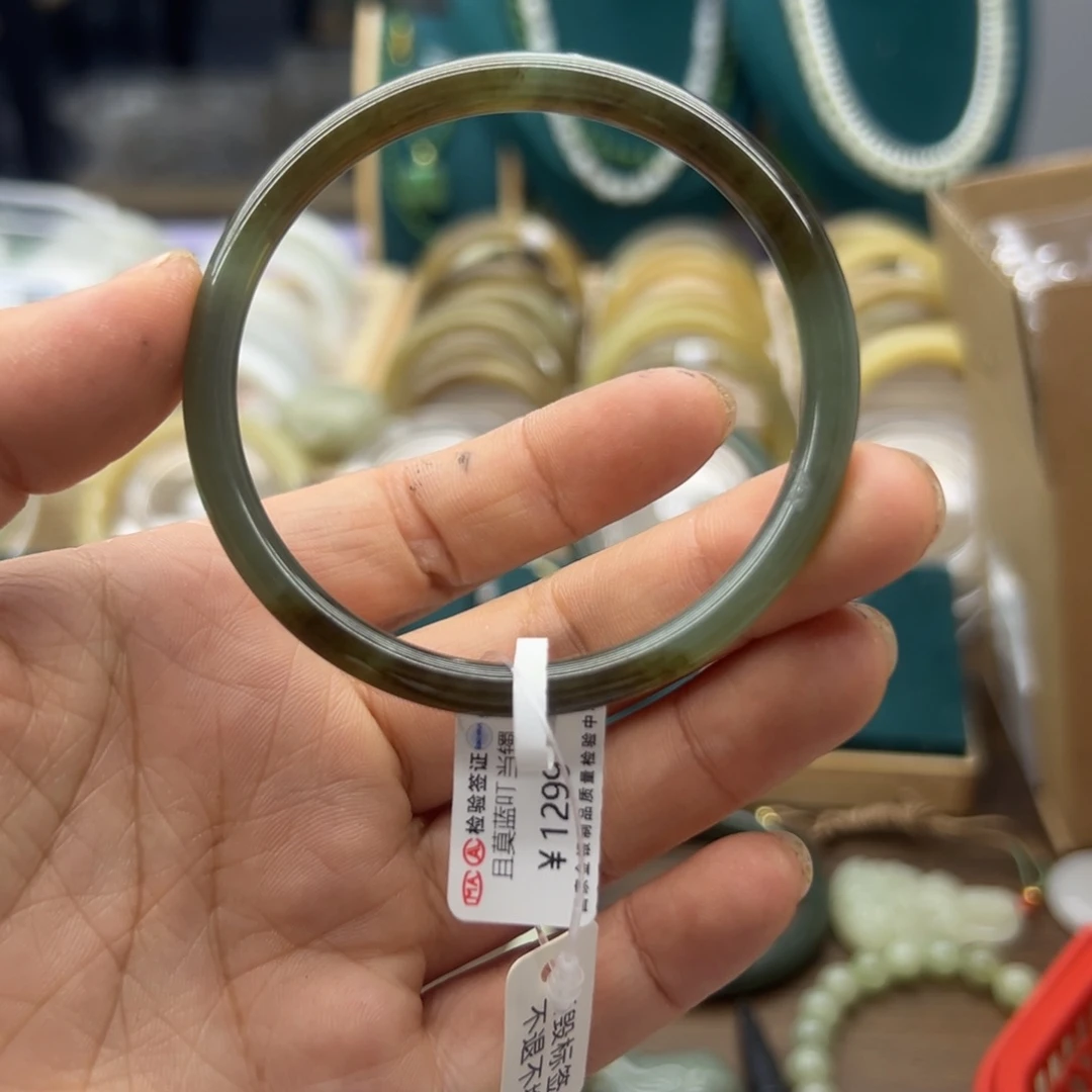 和田玉手镯未镶嵌56.8圈围9322