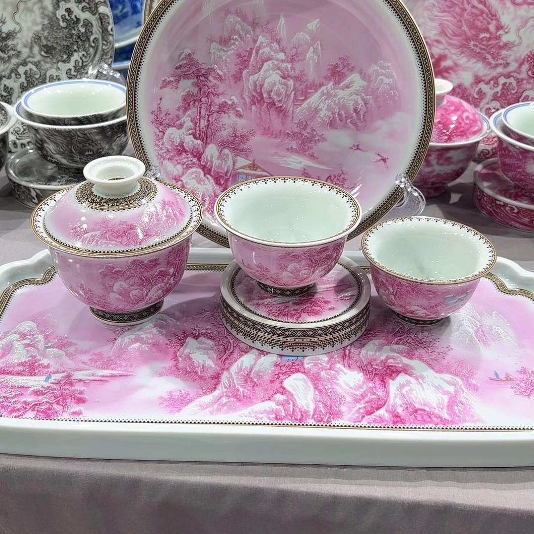 瓷片景德镇瓷器精品陈列