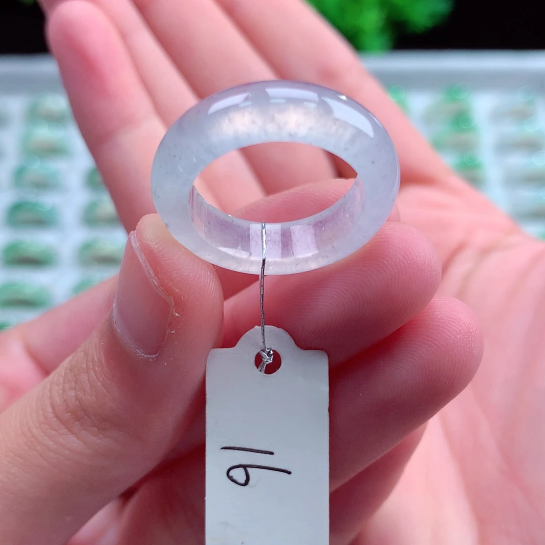 未镶嵌戒指翡翠天然（带乌鸡）