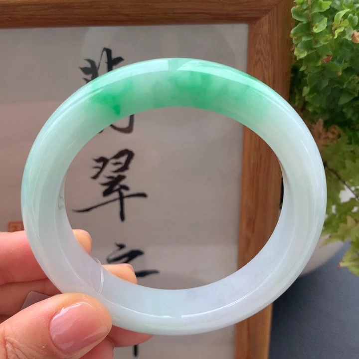 翡翠手镯未镶嵌翡翠手镯53