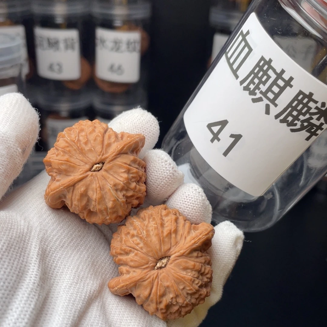 少***梦文玩核桃把件41血麒麟