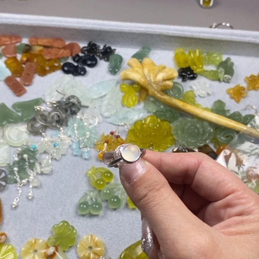 【闪购商品】蛇纹石玉挂件耳坠耳环未镶嵌D****卫