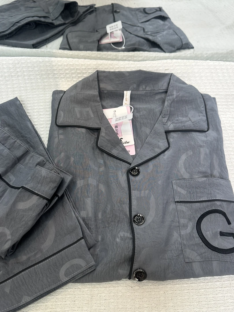 R553男士夏季高级灰压花字母短袖+短裤+长裤三件套家居服