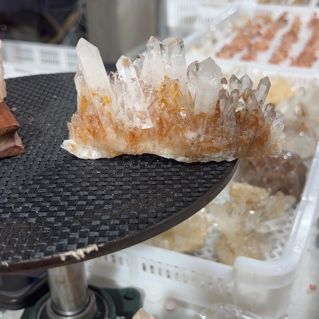 奉***赟未镶嵌珠宝半成品水晶