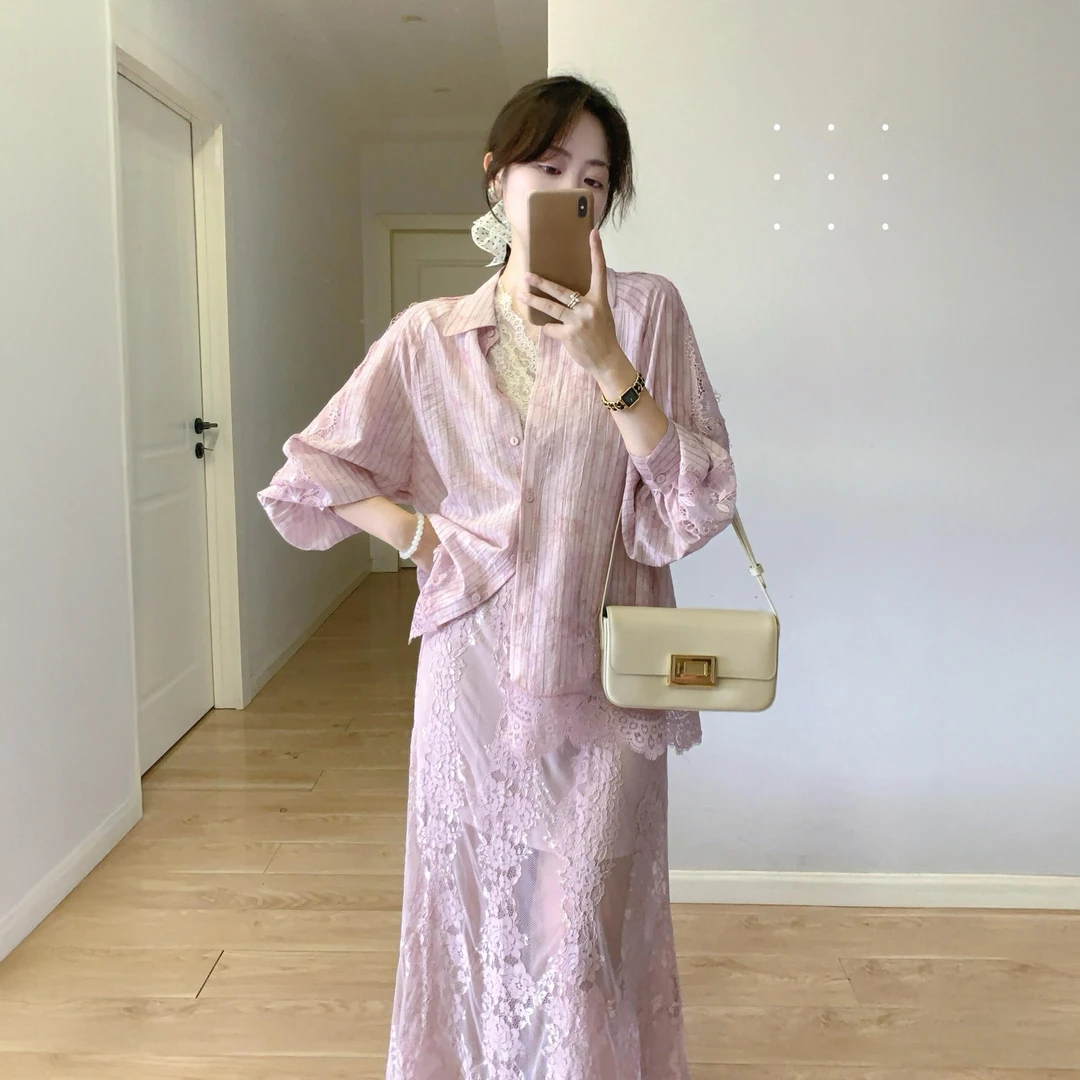 初秋穿搭一整套多巴胺粉色条纹衬衫刺绣蕾丝半身裙气质减龄套装女
