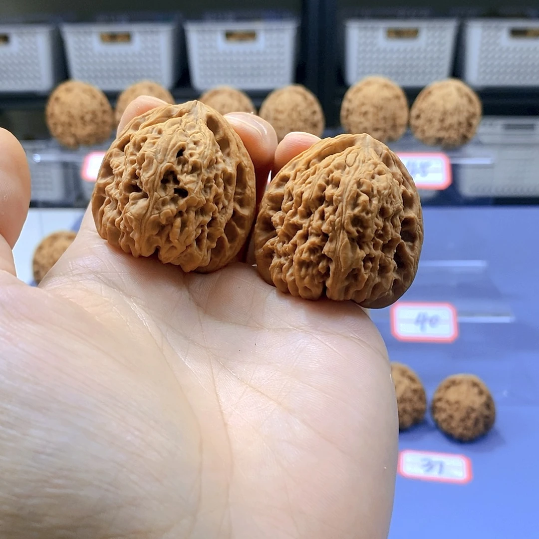 K***a吊坠文玩核桃全品南疆石