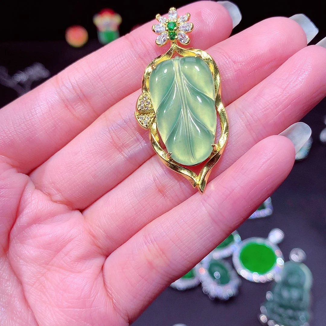 【闪购商品】翡翠吊坠(不含链)未镶嵌