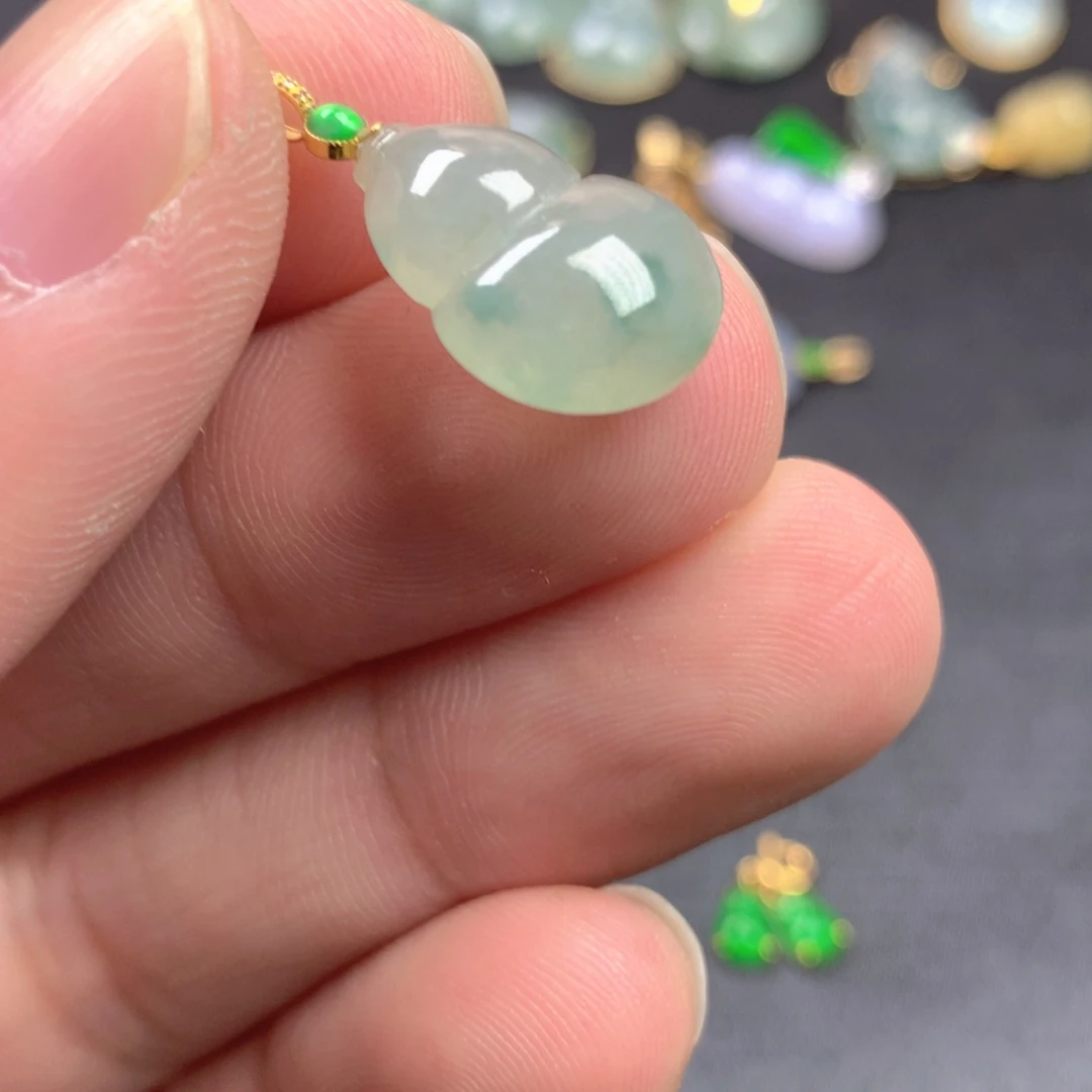 【闪购商品】颈饰18K金镶嵌翡翠翡翠
