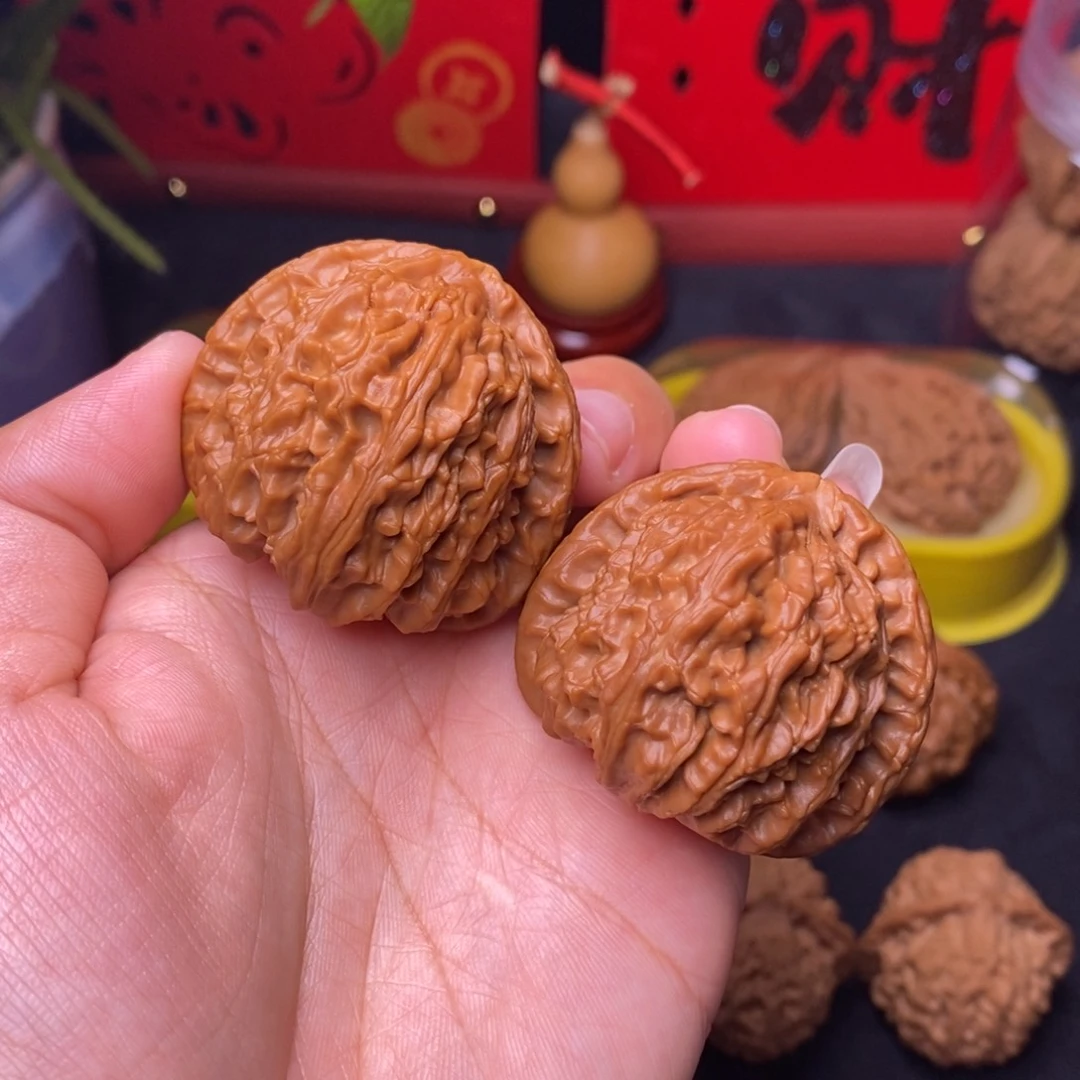 文玩核桃把件42三角白