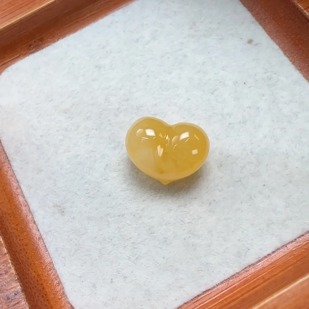 琥珀未镶嵌珠宝奇石定制