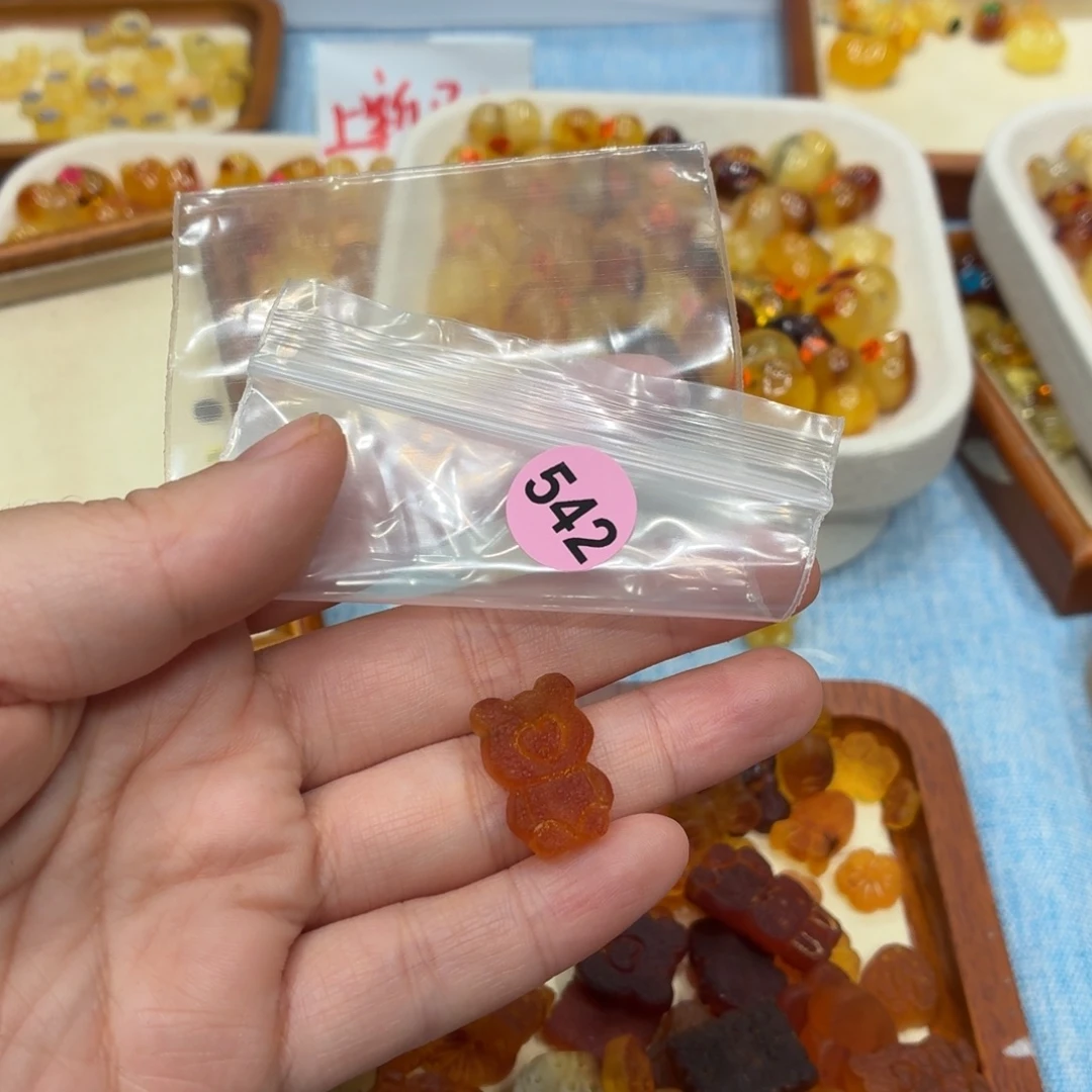 琥珀未镶嵌珠宝奇石
