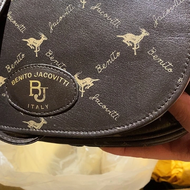 L***Z中古香水项链手链耳饰耳钉锆石（处理）