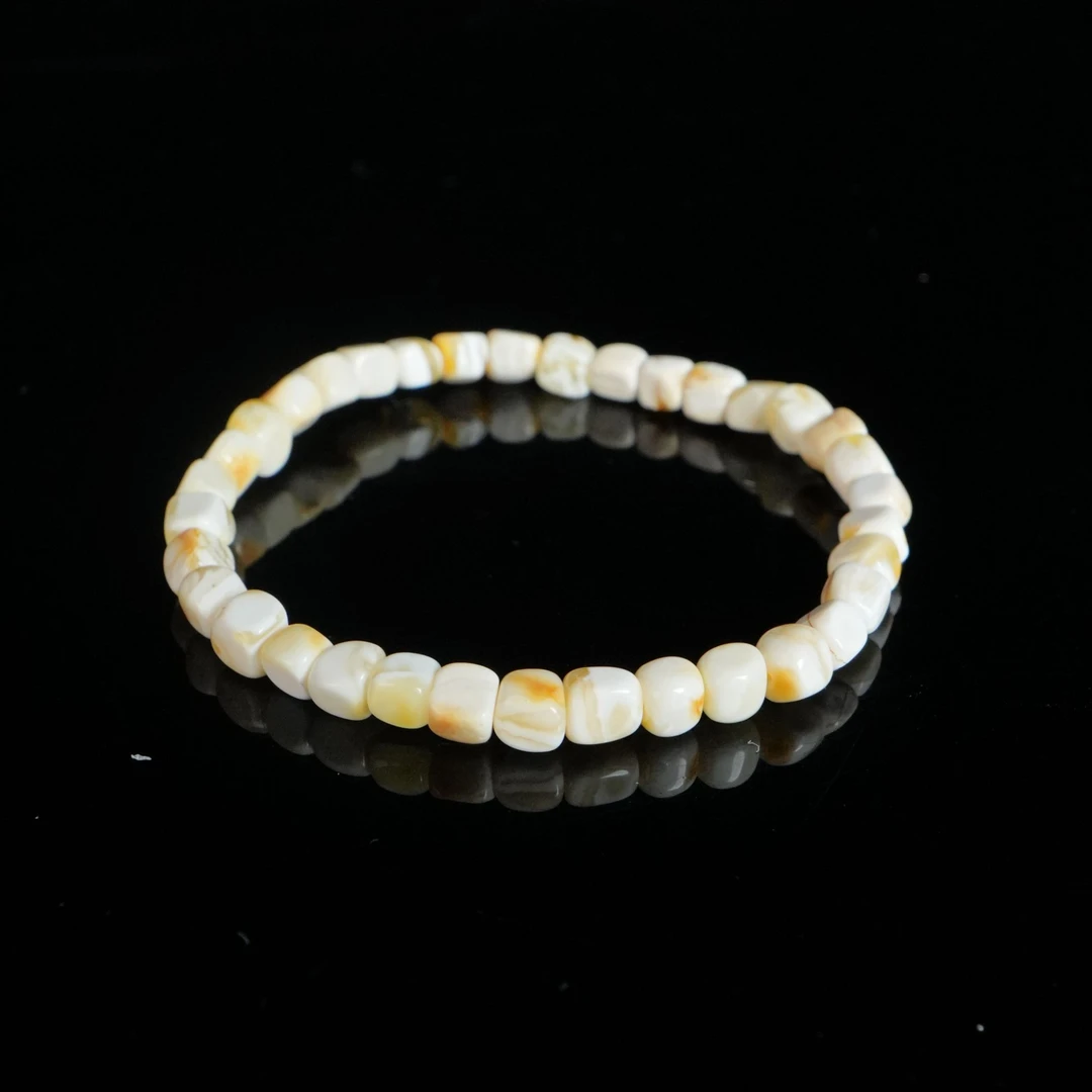 DY-M1002白花随形手串2.65g