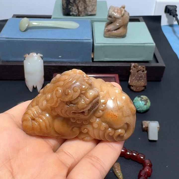 和田玉未镶嵌颈饰宫****）