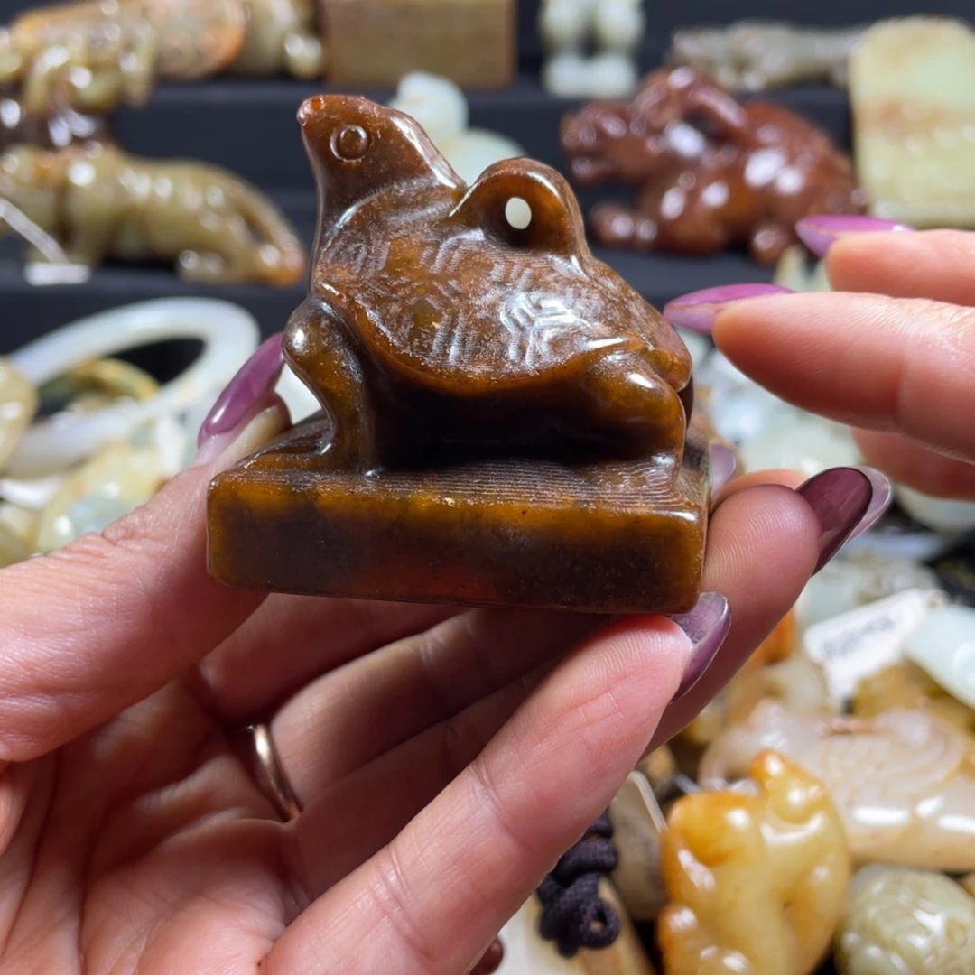 自***岁和田玉未镶嵌颈饰