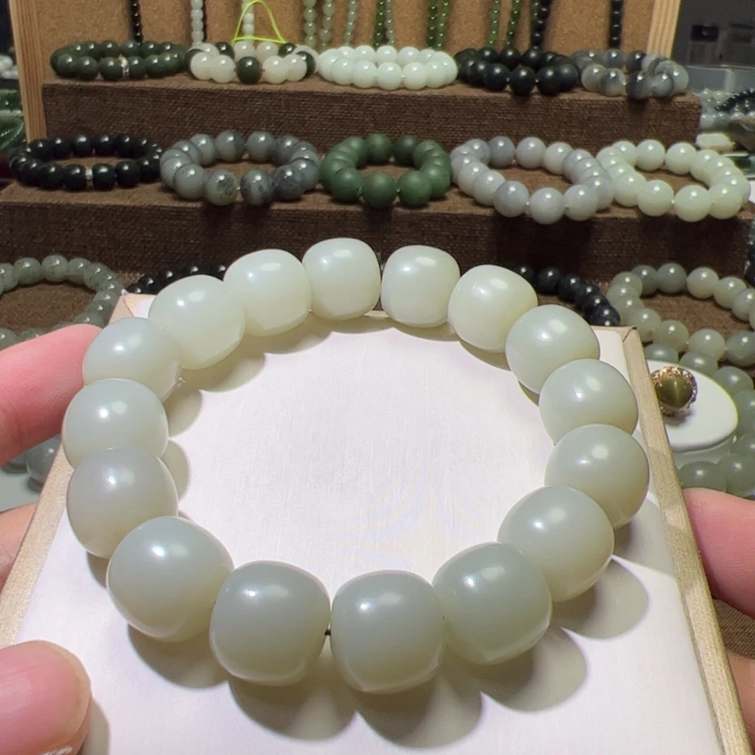 和田玉未镶嵌手串