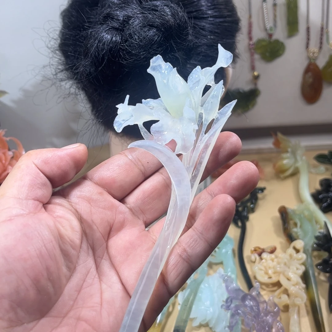 猫***-合金蛇纹石玉颈饰