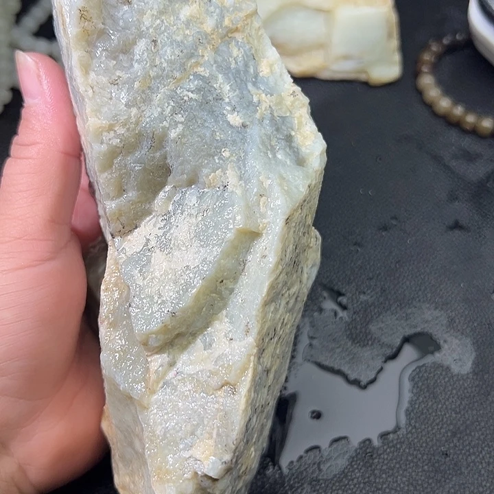 和田玉（糖玉）未镶嵌手镯