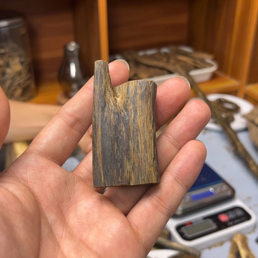 沉香沉香碎屑田*多黑旗16克