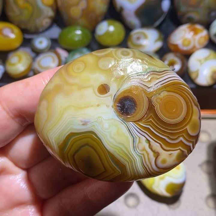 玛瑙/玉髓未镶嵌珠宝半成品