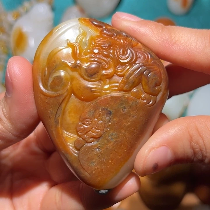 龙***鱼和田玉未镶嵌颈饰