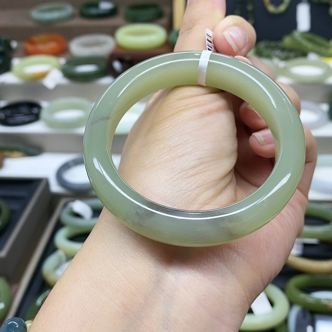 【闪购商品】未镶嵌手镯和田玉