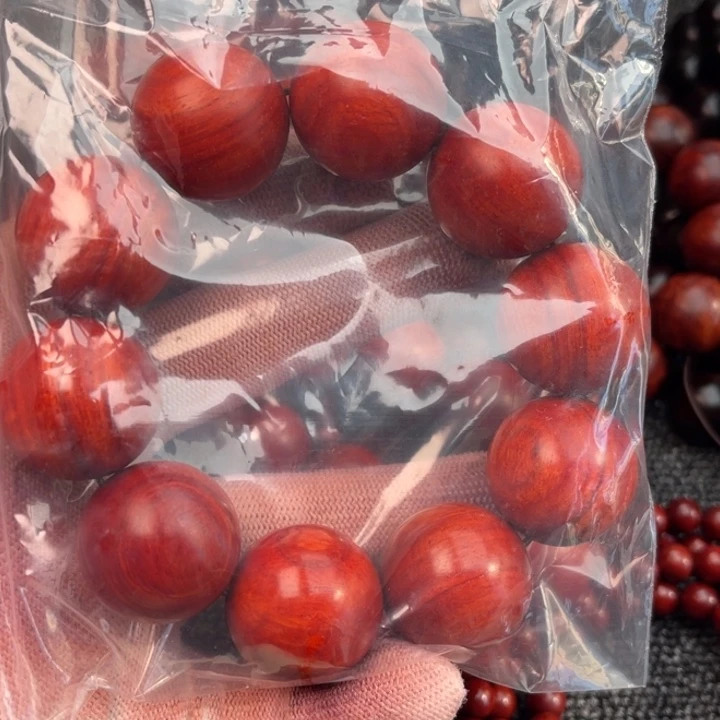 东***哥檀香紫檀（小叶紫檀）手串/手链鸡血红泥料2.5