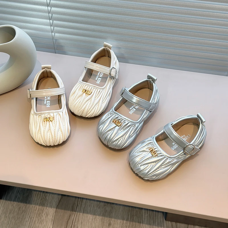 宝宝童鞋女童小皮鞋春季新款儿童软底豆豆鞋女孩小香风韩版公主鞋