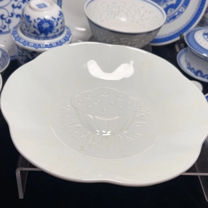 碗8.5寸雕刻荷花盘子