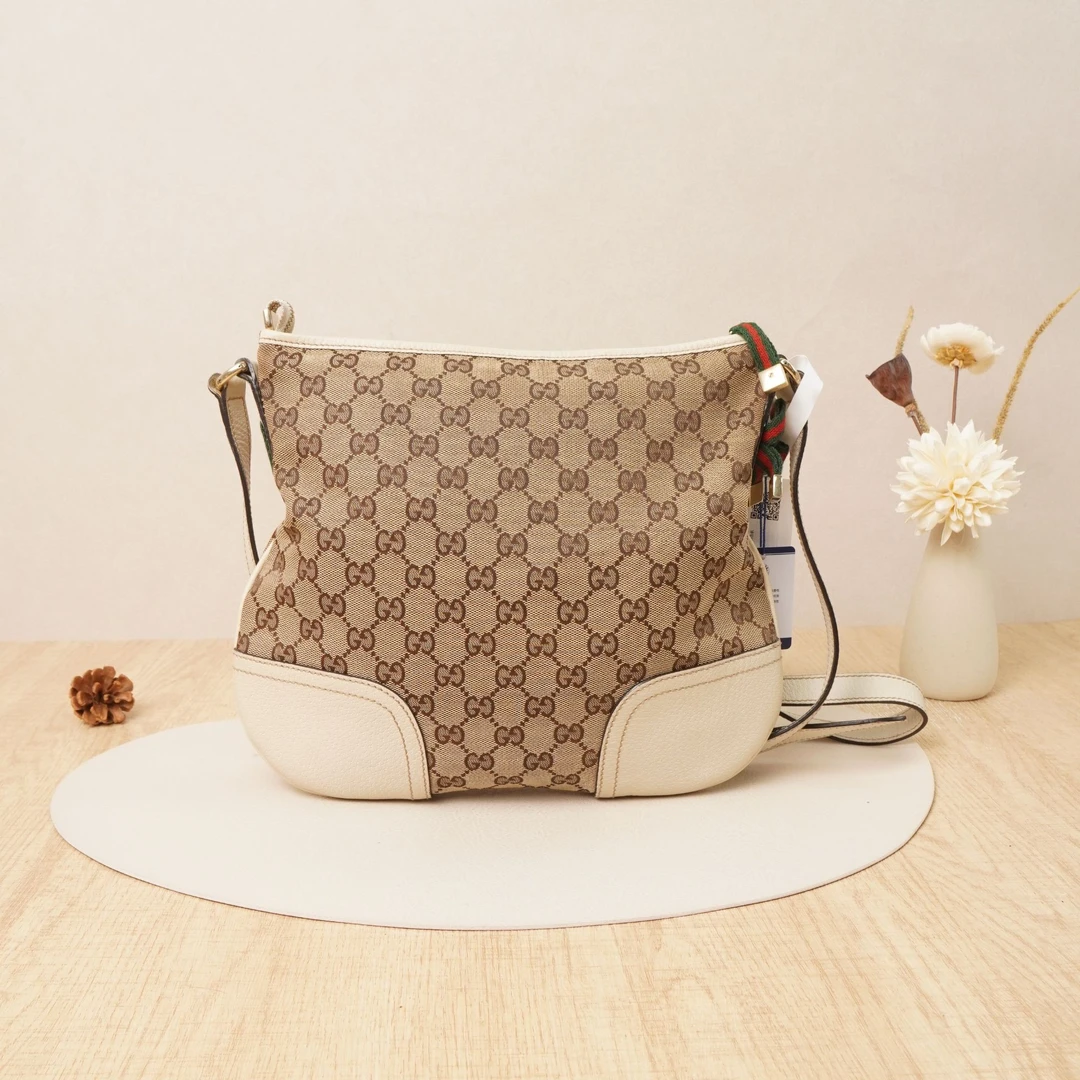 95新 GUCCI/古驰 斜挎邮差包白色帆布DS028019