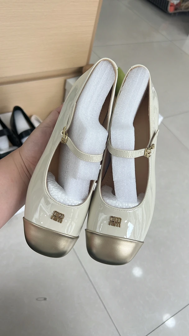 法式气质小香风拼色粗跟一字扣带浅口单鞋女百搭玛丽珍鞋