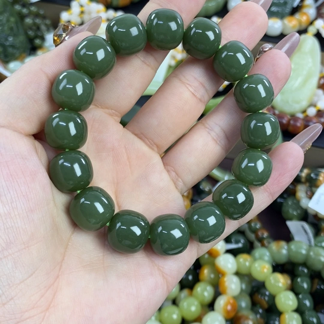 玄***烨透闪石质玉未镶嵌手串