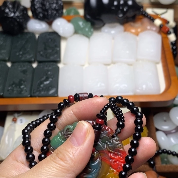 钠长石玉合金颈饰